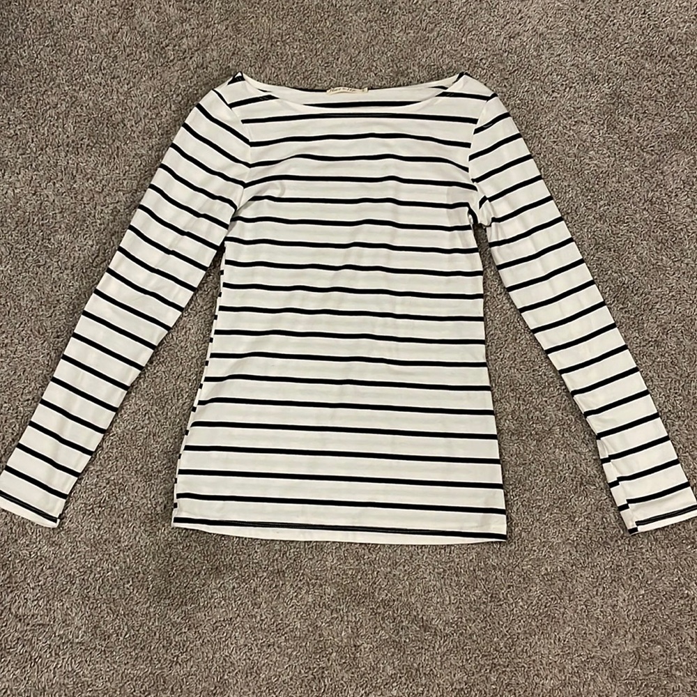 Fashion Nova white/black striped shirt (USED)